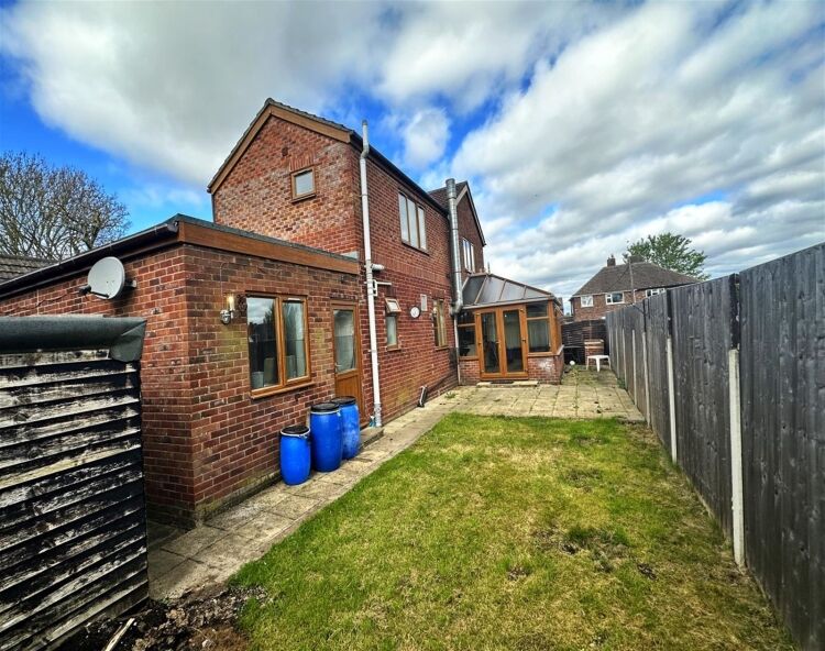 Detached freehold fish & chip shop with three-bedroom home, Lincolnshire village