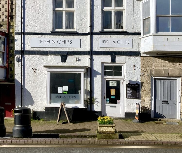 FISH & CHIP TAKEAWAY with SEATING/RESTAURANT AREA and ACCOMMODATION Photo 8