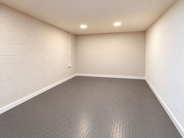 Versatile Commercial Premises To-Let  Located In Retford, Nottinghamshire