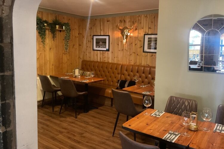 Established Restaurant Wine And Cocktail Bar