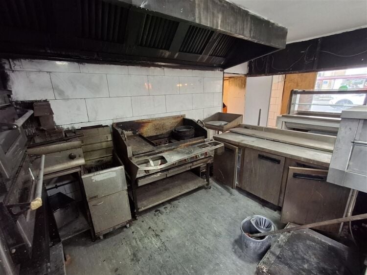 Vacant Unit For Sale in Huddersfield