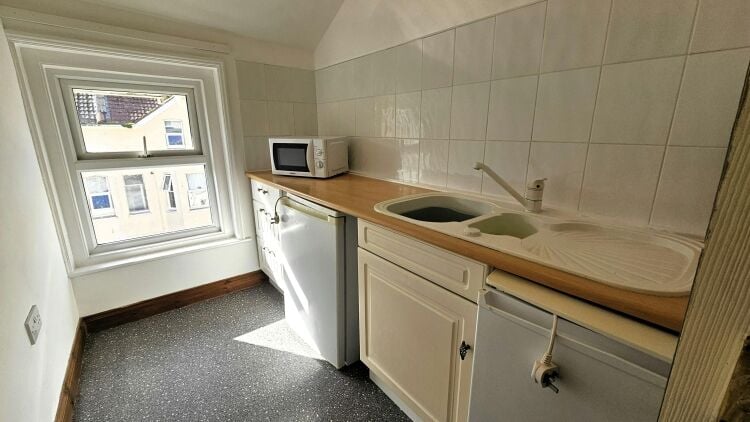 Well Presented Centrally Located B&B Suiting Various Uses S.T.P.P. Photo 8