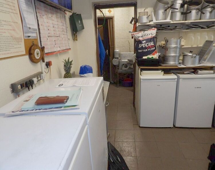 Freehold fish & chip takeaway, trading just 18.5 hours weekly, same family since 1964 Photo 8