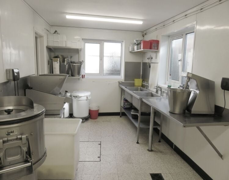 Freehold fish & chip takeaway with potential plus 2 bedroom flat, same ownership since 1983