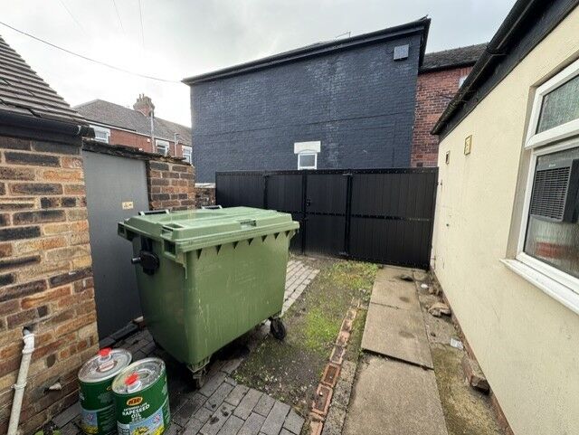 Leasehold Fish & Chip Takeaway Located In Stoke On Trent Photo 8