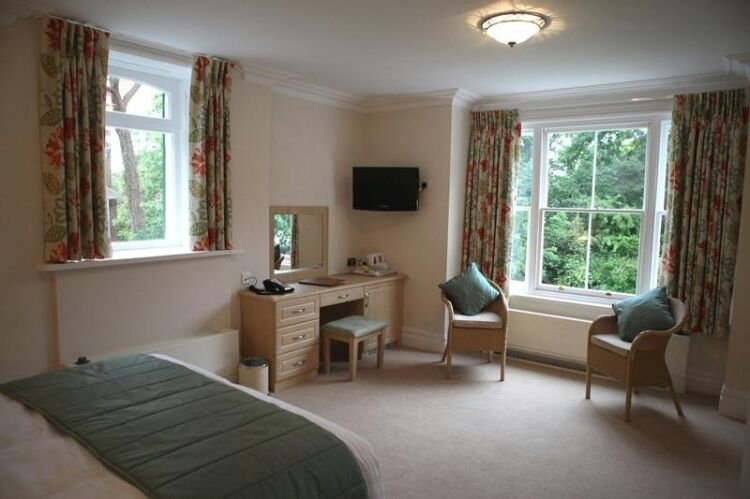 High Quality 32 Bedroom Hotel Suiting Wedding/Conference Venue Photo 8