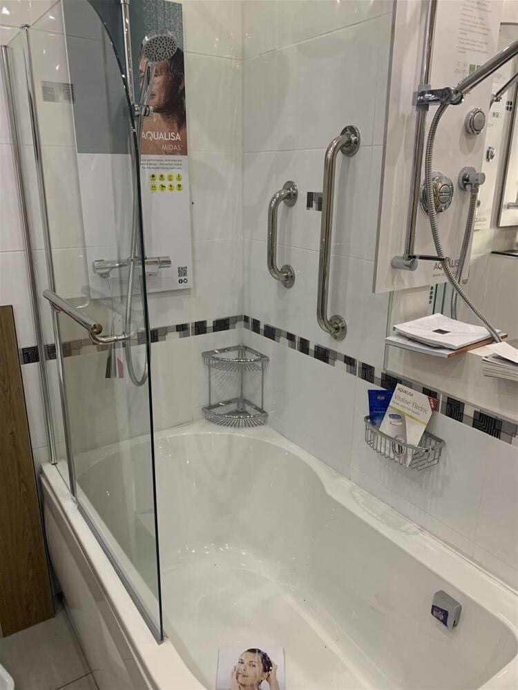 BESPOKE BATHROOM SALES & FITTING CENTRE IN EDINBURGH SUBURB