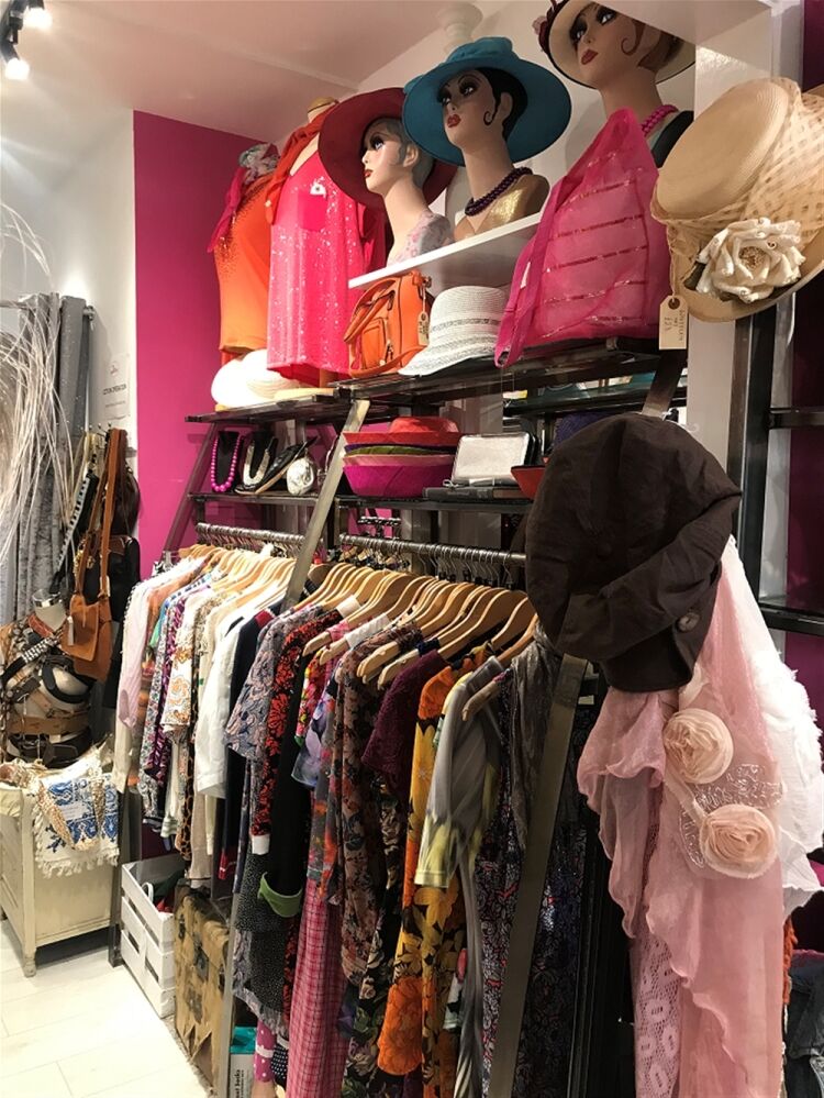 TOWN CENTRE LADIES DESIGNER FASHIONS & ACCESSORIES EMPORIUM IN NORTH CORNWALL