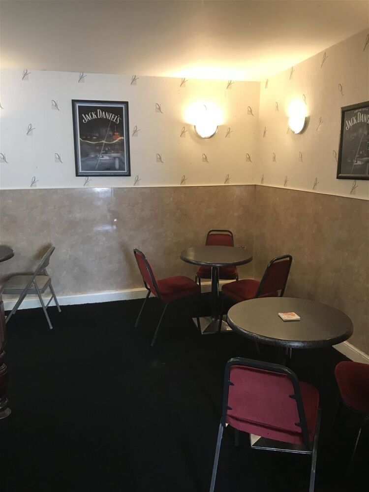 FREEHOLD PUBLIC HOUSE & FUNCTION VENUE IN ARMADALE TOWN CENTRE
