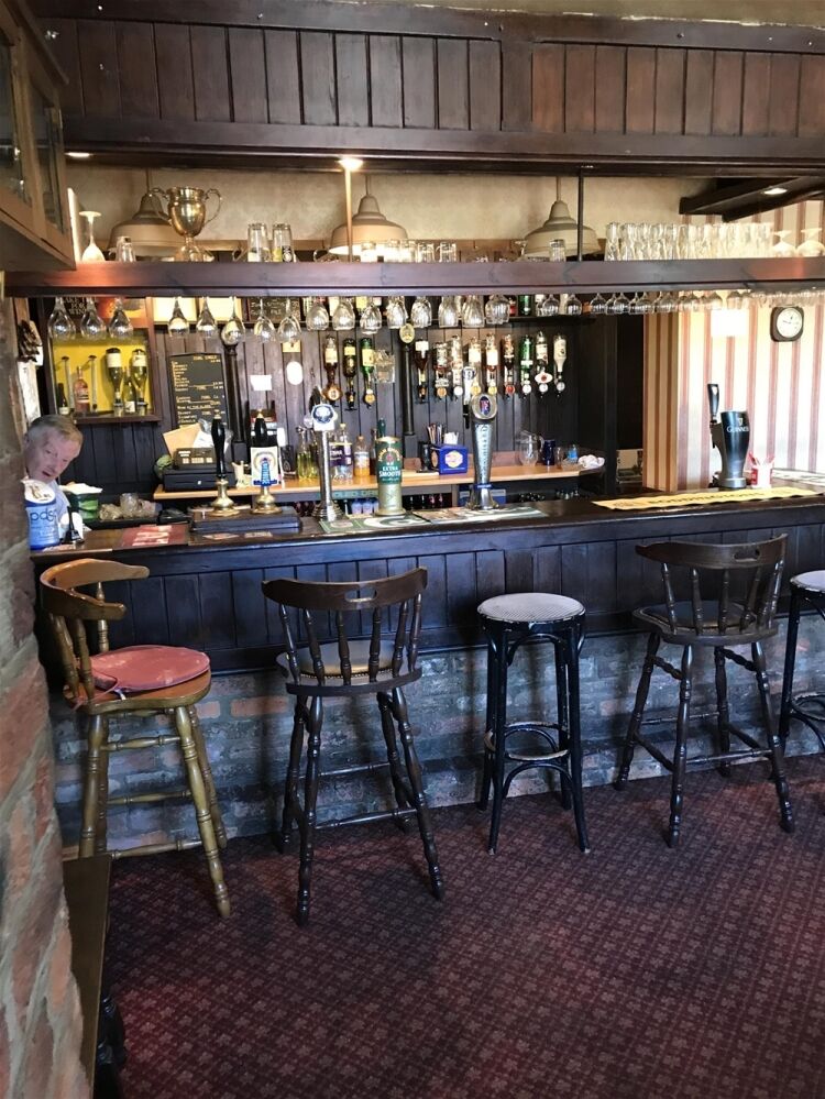 IMPRESSIVE FREEHOLD VILLAGE PUBLIC HOUSE & RESTAURANT IN THE CAMBRIDGESHIRE FENS