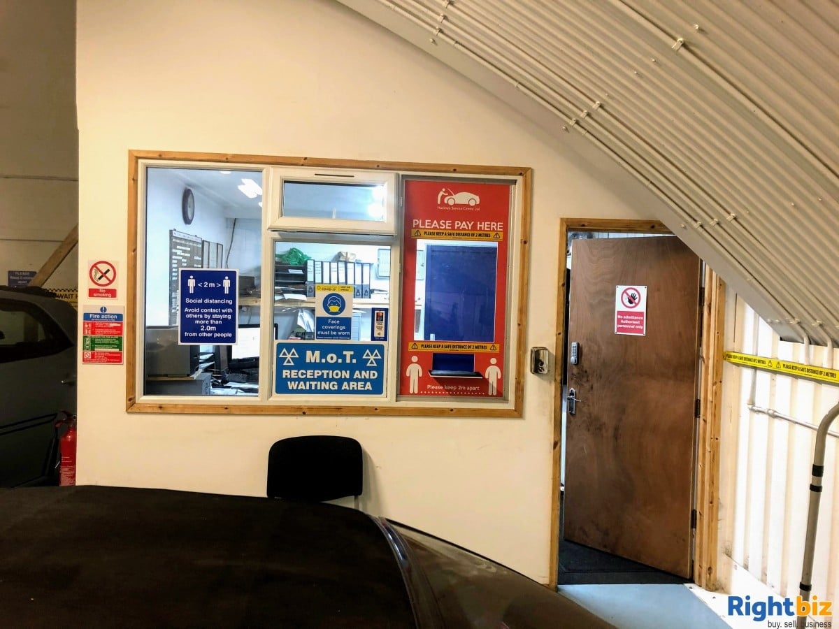 MOT & Car Servicing Centre in Hackney, North - East London Photo 9