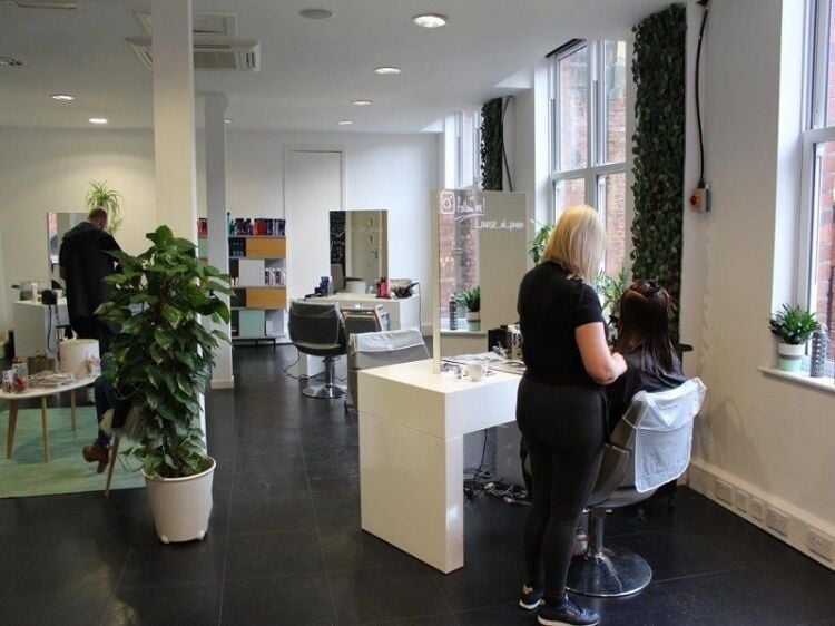 Well-Run Beauty Salon – Strong Reputation & Regular Client Base