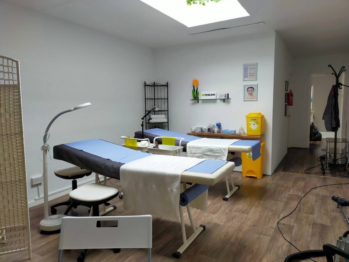 Outstanding Beauty Salon to sell Est. 2008 fully operational with expansion potential Photo 9