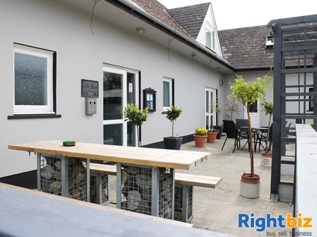PEMBROKESHIRE - VILLAGE PUB WITH BED & BREAKFAST
