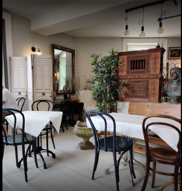 SUPERB COFFEE SHOP & WINE BAR WITH HUGE POTENTIAL IN CALNE/WILTS Photo 9