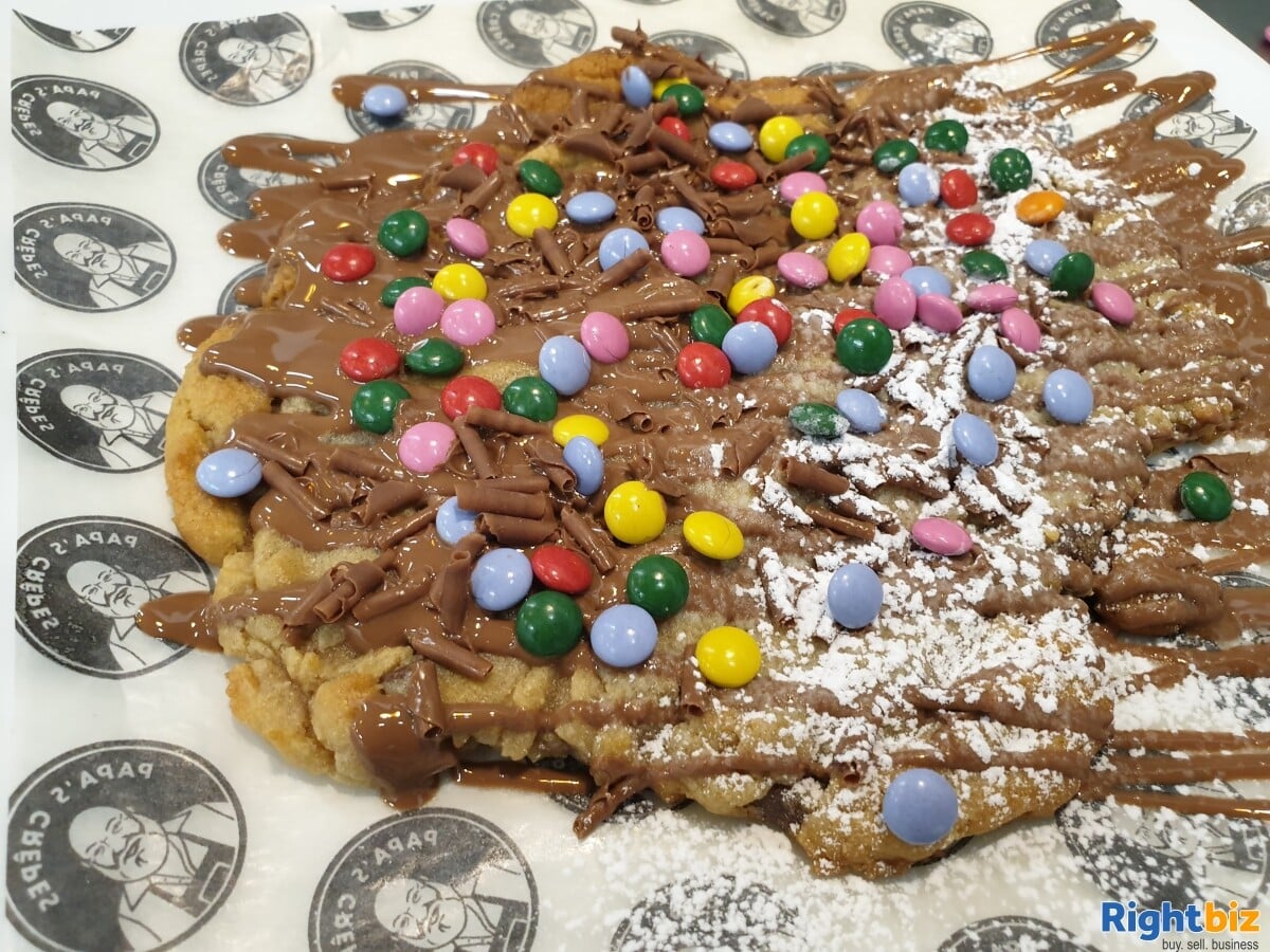 Beautiful Crepe / Waffle unit in a food court.