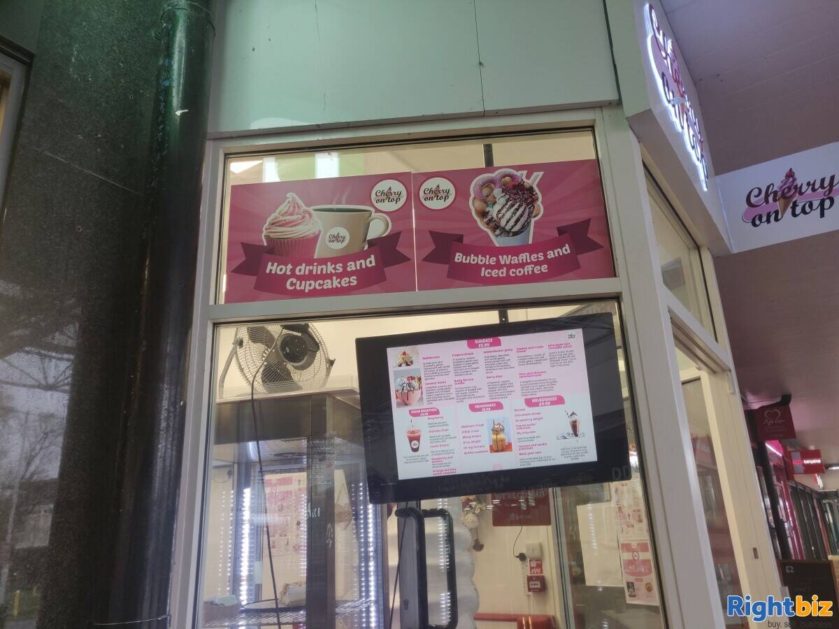 Desserts / bubble tea  shop/ cafe for sale in Cwmbran shopping centre south wales Photo 9