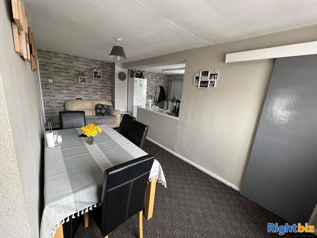 Leasehold Barber shop for sale with 2 bed flat