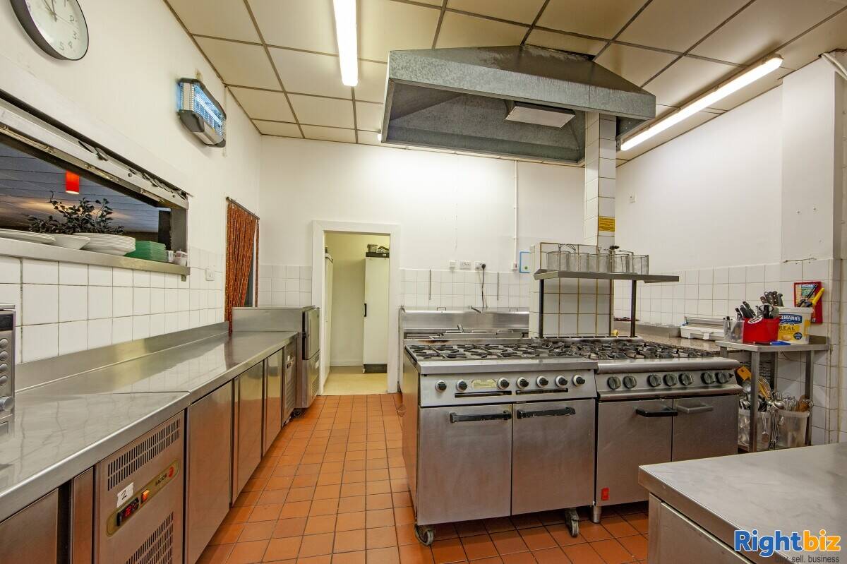 Thriving Fully Licenced Restaurant In Oban Leasehold Photo 9