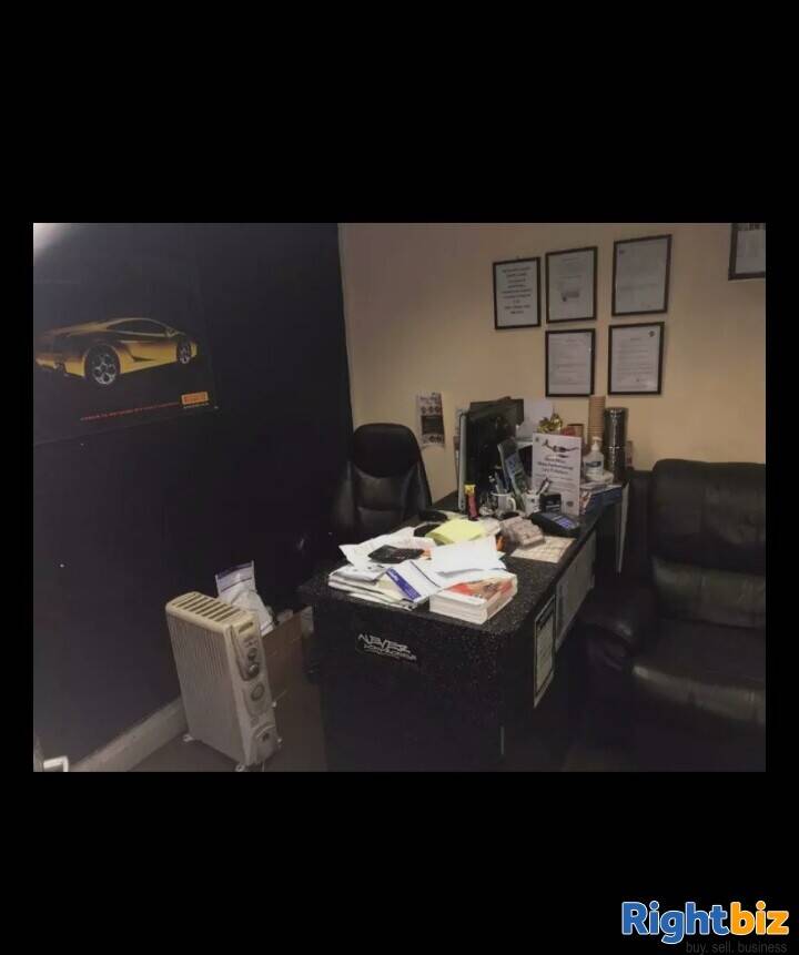 ESTABLISHED GARAGE/TYRE WORKSHOP BUSINESS FOR SALE IN HUDDERSFIELD
