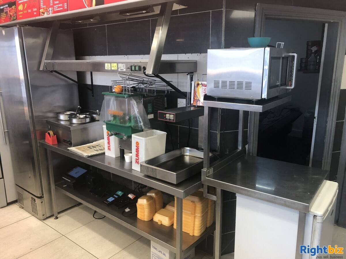 Fish & Chips shop for sale in Huddersfield with 4 bed flat