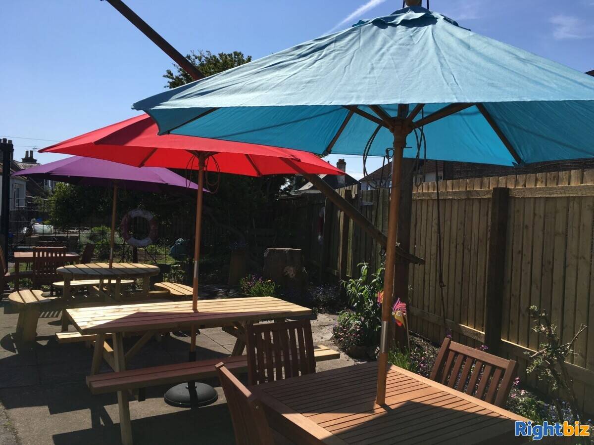 Superb Village Pub and spacious owners flat in the ever popular East Neuk of Fife. (ref 1455)
