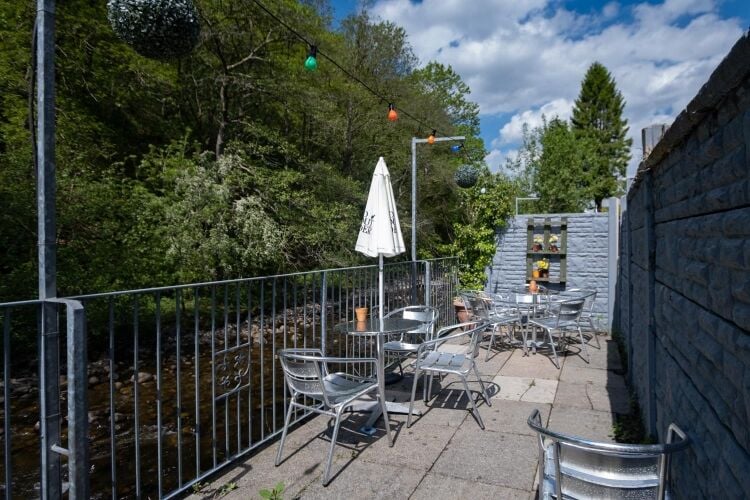 Freehold Public House & Restaurant & Hotel Located In Cwm-twrch Uchaf
