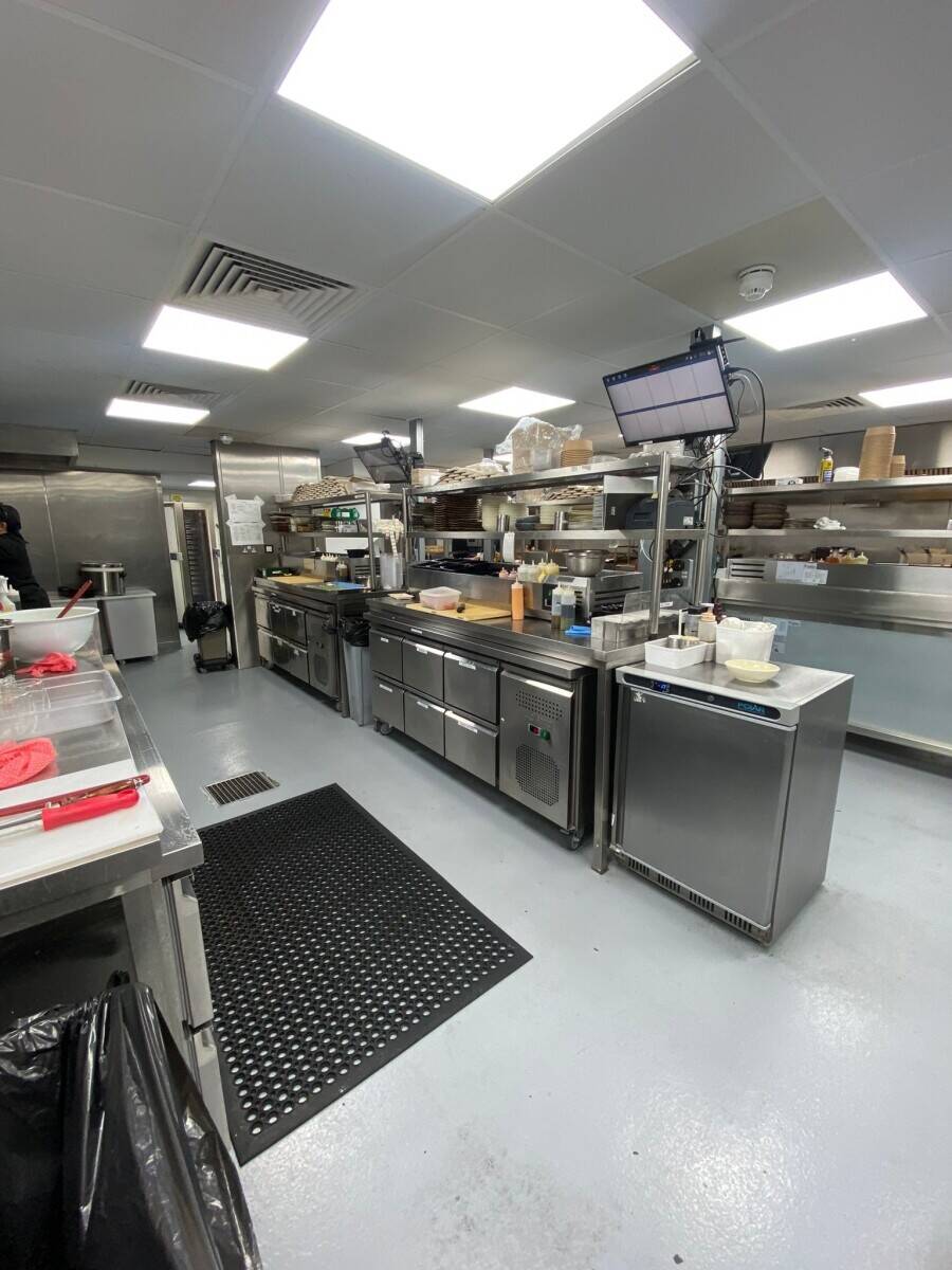 Stunning Restaurant for sale in the Heart of Chelsea's King's Rd Photo 9