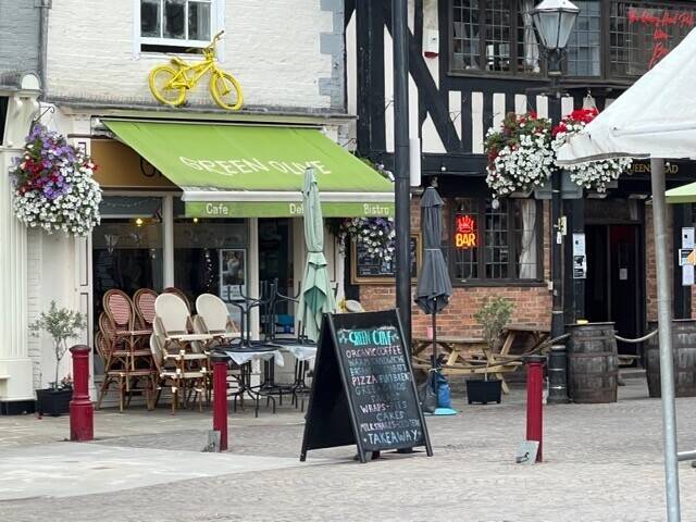 A Freehold Café / Restaurant in Newark, Nottinghamshire Town Centre. 'For Sale'.