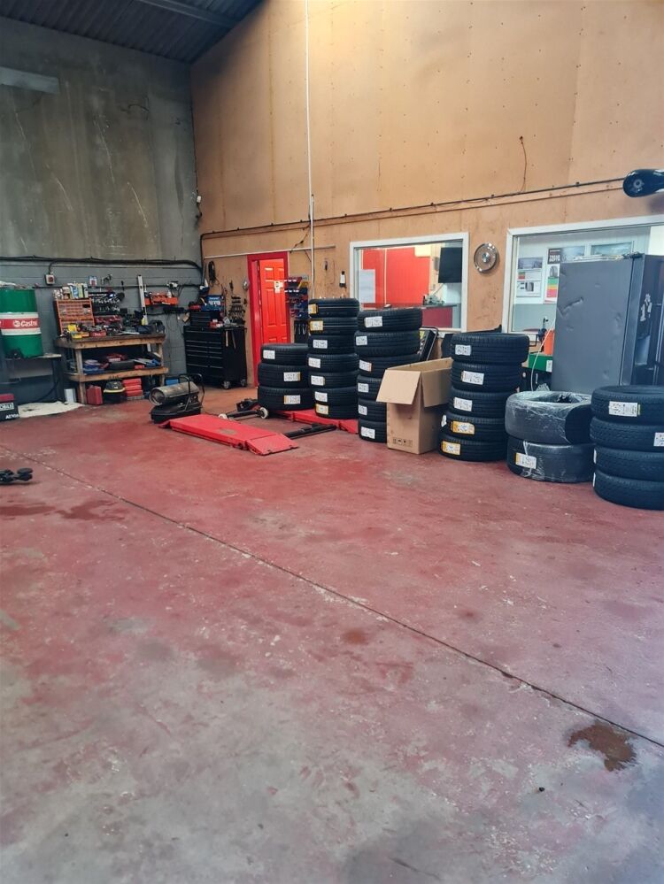 TYRE SHOP AND GARAGE Photo 9