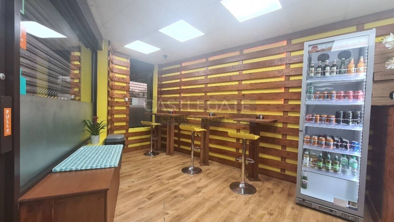 Leasehold diner/ takeaway for sale in Huddersfield Photo 9