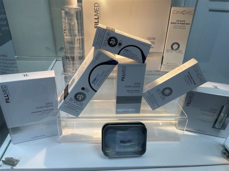 PROFITABLE, LONG-ESTABLISHED SKIN & LASER CLINIC WITH RECURRING CLIENTBASE