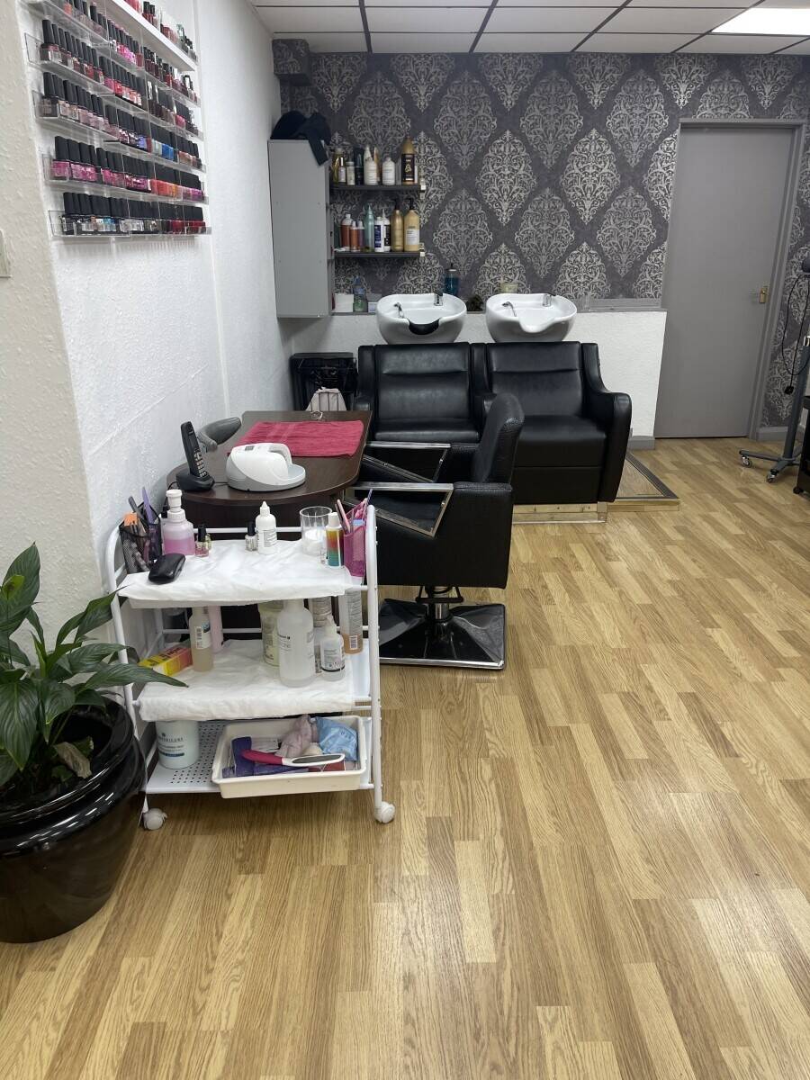 Leasehold hair and beauty salon for sale in Northwood