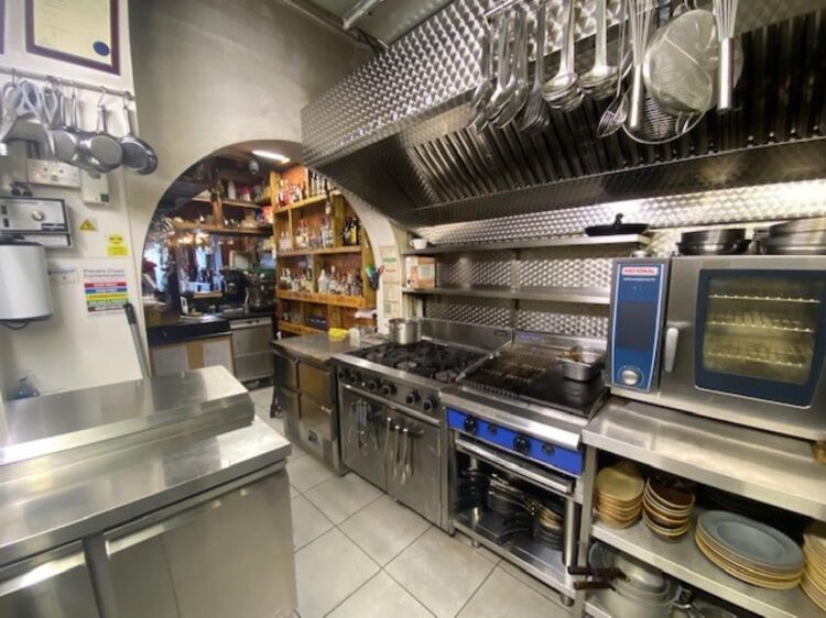 Leasehold Café Bar & Italian Restaurant Located In Sheldon