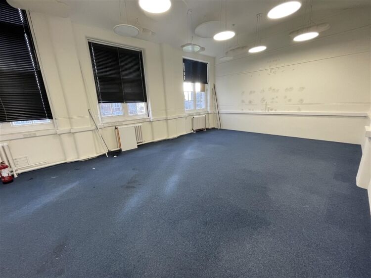 Larger offices suites available to let For Sale in Newton Abbot Photo 8