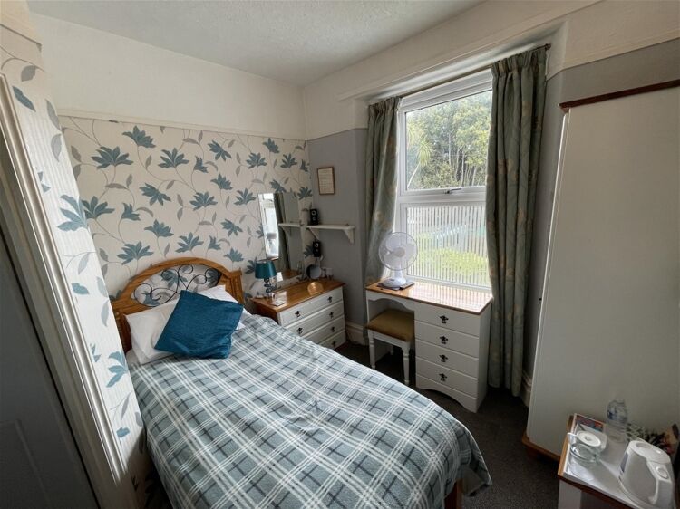 Outstanding South Devon Guest House For Sale in Paignton Photo 9