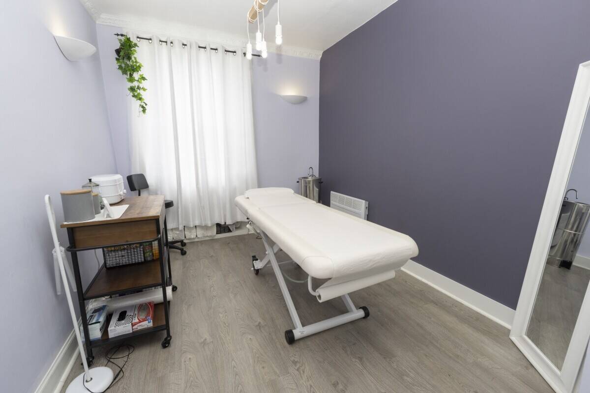 Established award-winning salon for sale in Edinburgh Photo 9