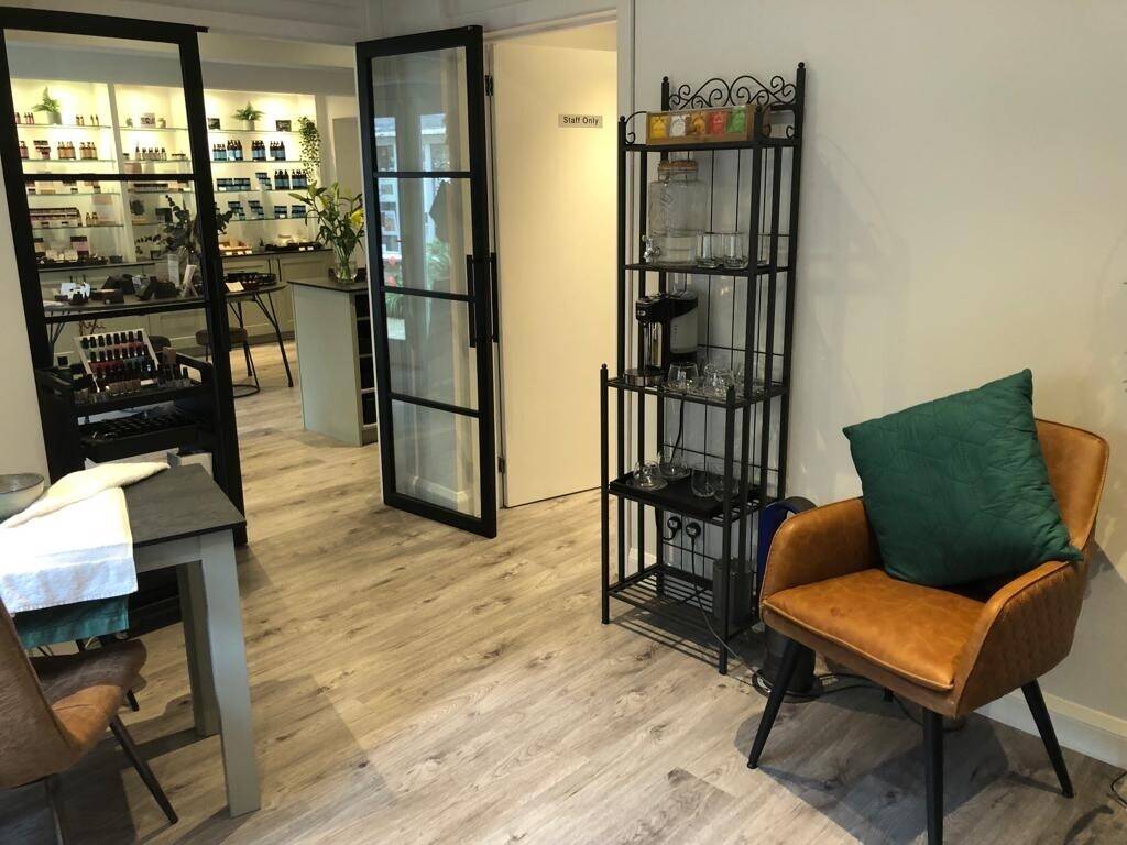 Holistic Day Spa and Retail Boutique - Botanicals Bakewell Seeks New Licensee. Minimal Investment