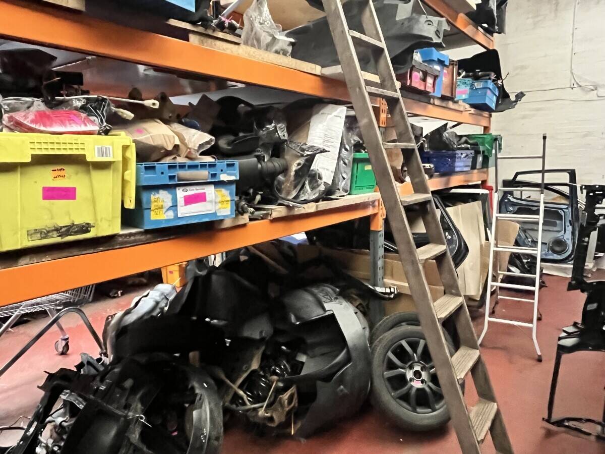 Salvage car parts company with online sale with good profits margine Photo 9