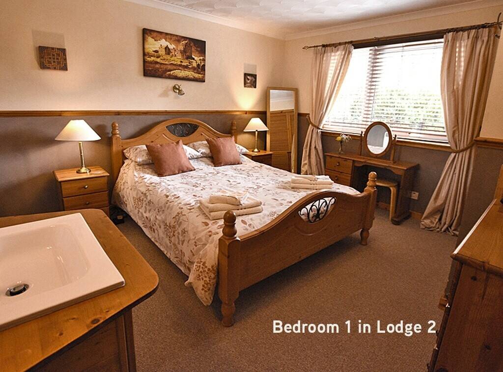 Fantastic Lifestyle Business Large Highland Villa with 2 Lodges overlooking the Nevis Mountain Range Photo 9