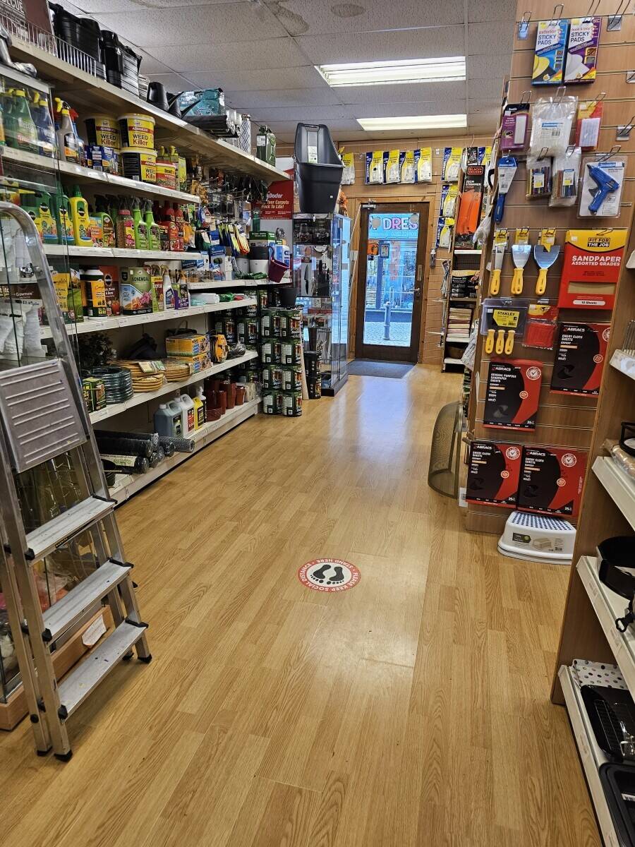WELL ESTABLISHED HARDWARE/DIY AND FABRIC STORE IN DUNDEE CITY CENTRE Photo 9