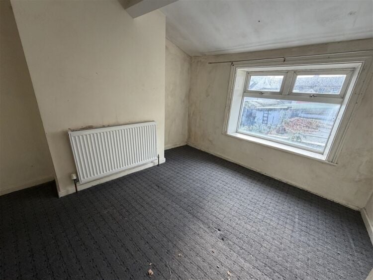 Vacant Unit For Sale in Huddersfield Photo 9