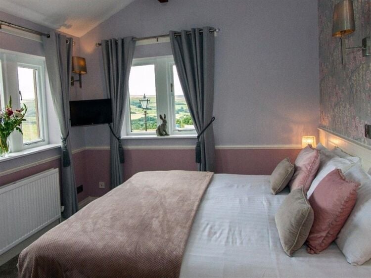 Hotels For Sale in Keighley Photo 9