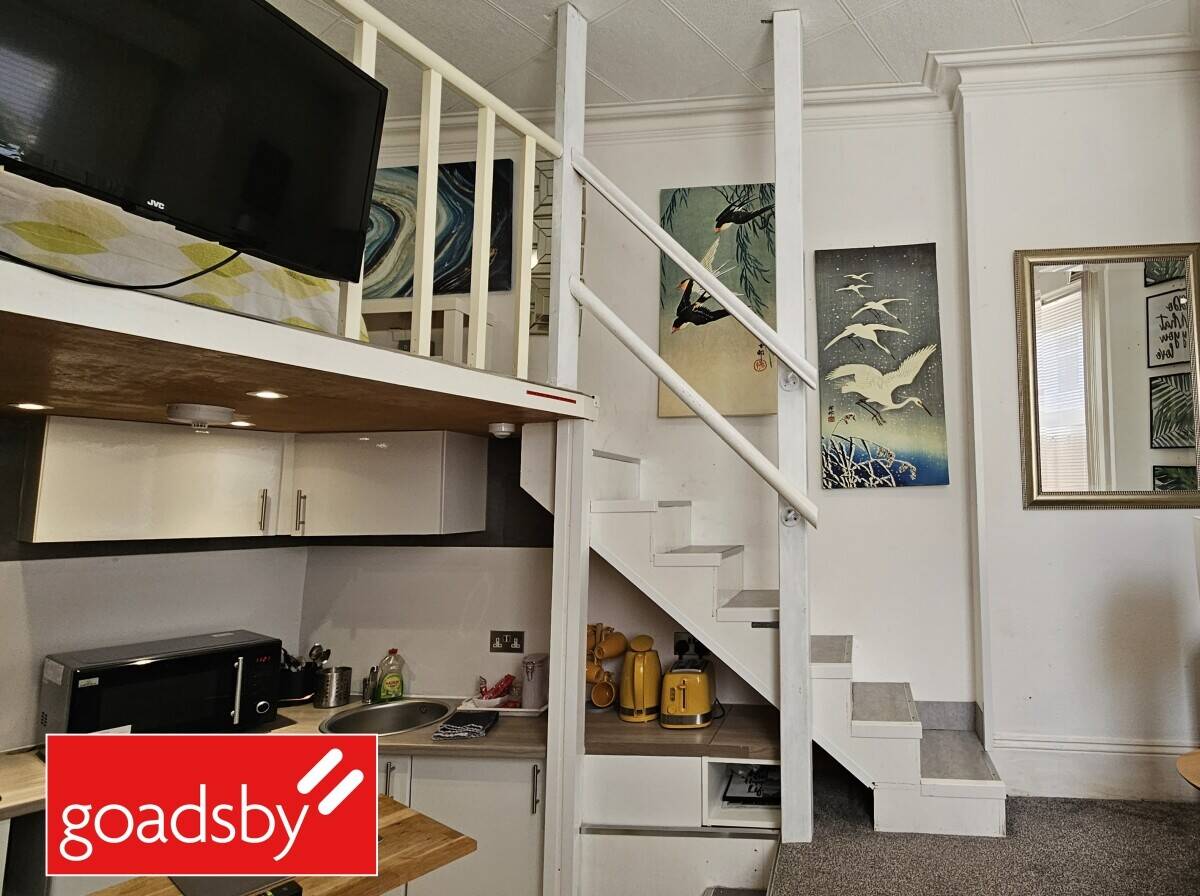 Established Airbnb Business Convenient Beach & Conference Centre