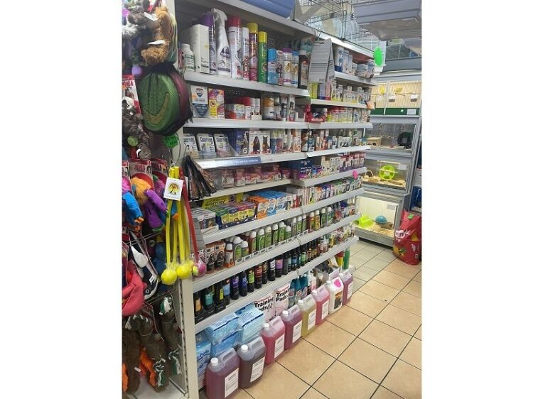 Extremely well established Pet Shop for sale Photo 9