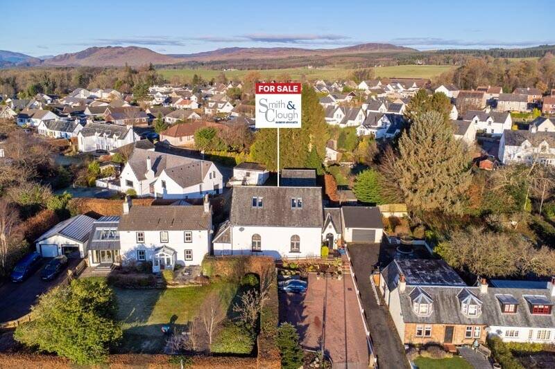 Converted church hall currently trading as a successful B & B including bunk rooms, nr Loch Lomond Photo 9