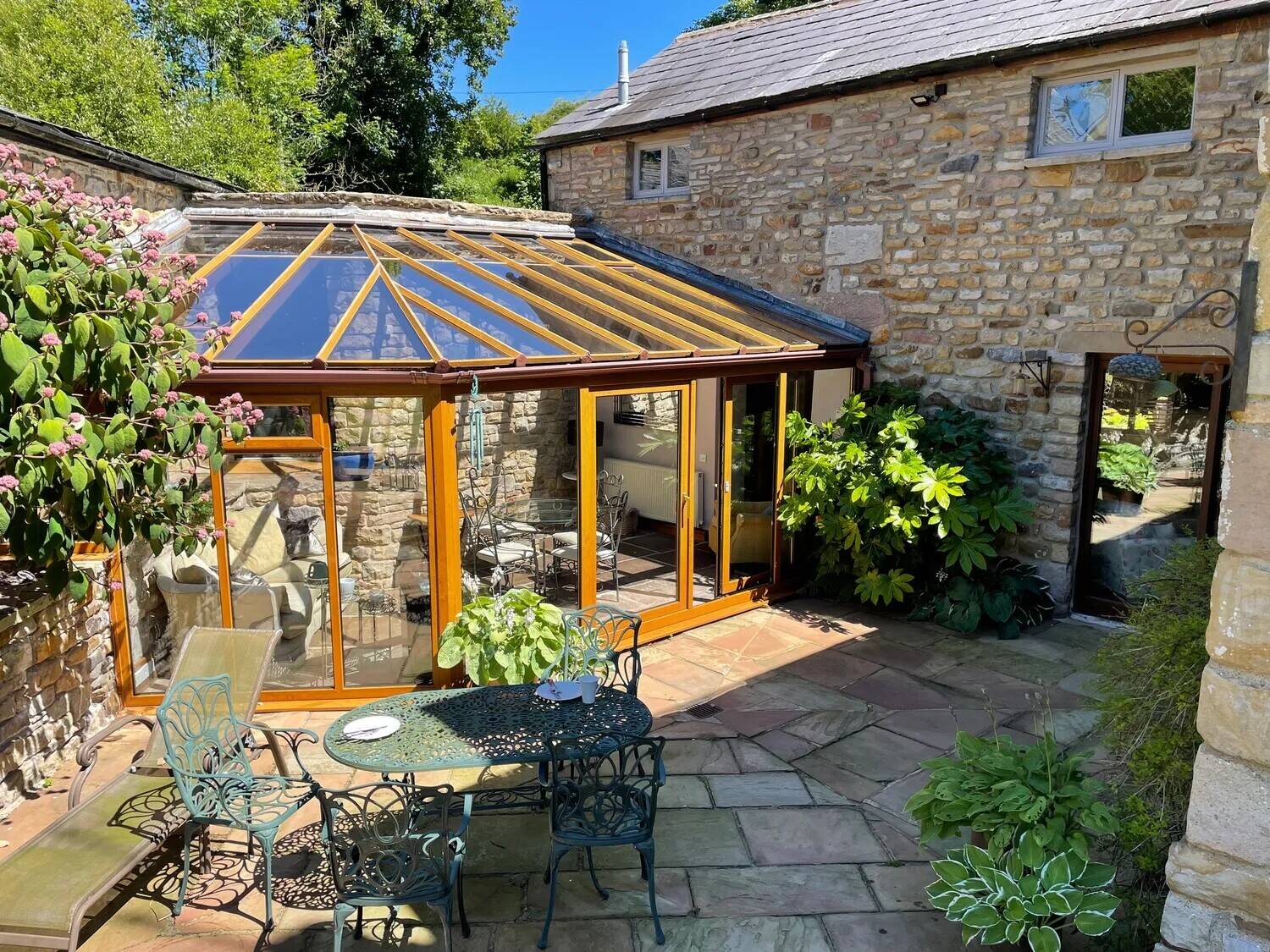 Freehold Idyllic self catering cottage with beautiful 3 bedroomed owners accommodation.