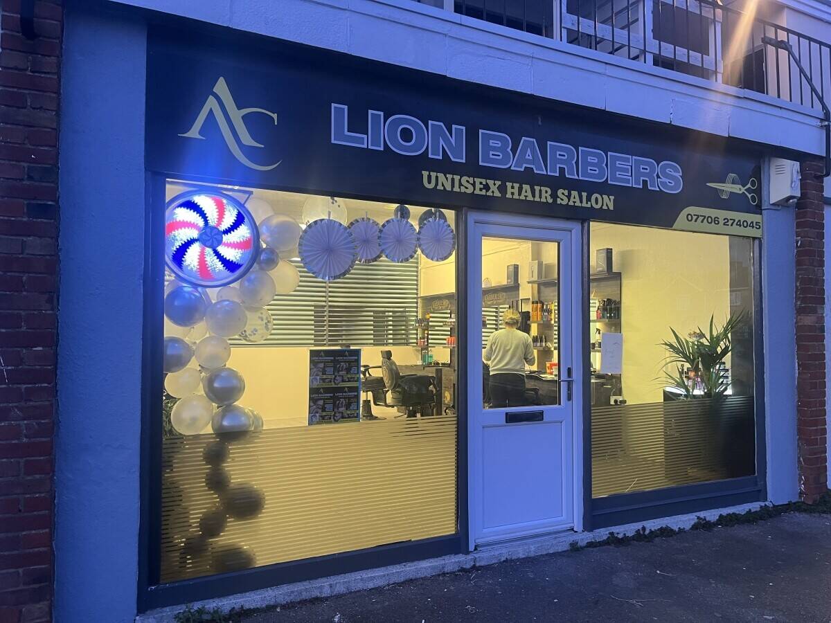 Unisex barber & hair salon is currently available for purchase in Calne Wiltshire Photo 9