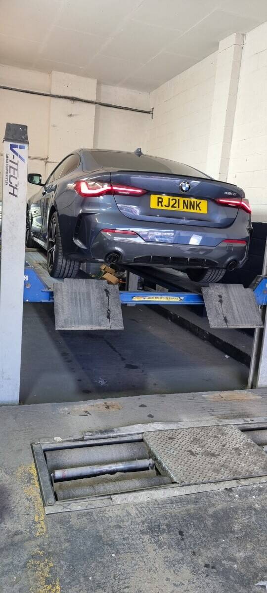 Running MOT Car Garage in West London, Highly profitable Commercial area