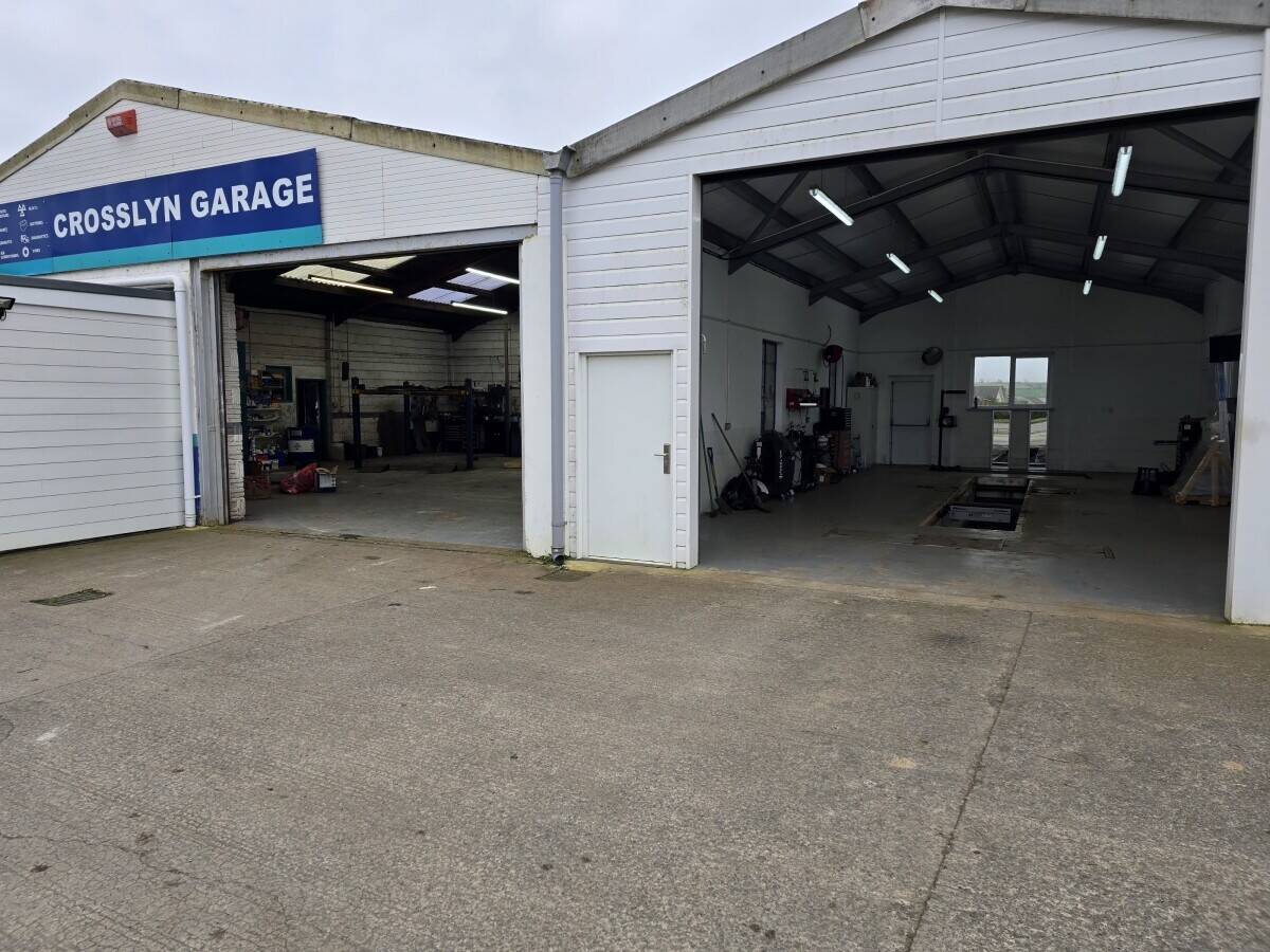 Modern Vehicle repair Garage and MOT station Photo 9
